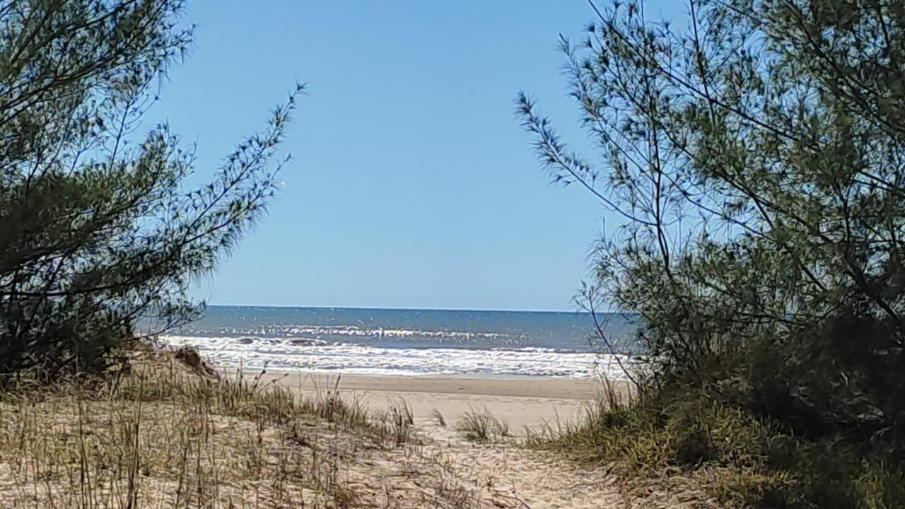 A Casa Amarela - Conforto E Tranquilidade Proximo Ao Mar Balneario Gaivota Luaran gambar